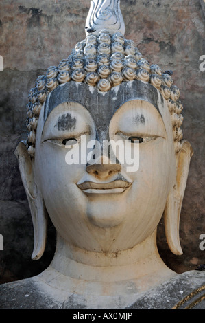 Buddha-Statue, Wat Si Chum, Sukhothai Historical Park, Sukhothai, Thailand, Südostasien, Asien Stockfoto