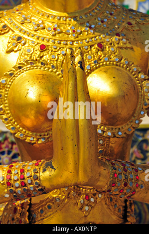 Kinnari (auch Kinari, Kinaree, Kinnaree, Ginnarie oder Ginnaree genannt), ein mythologischer Vogel Geschöpf, Wat Phra Kaeo Grand Palace Stockfoto