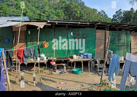 Wellblech Hütten wohnen Wanderarbeiter in Koh Chang, Thailand, Südostasien, Asien Stockfoto