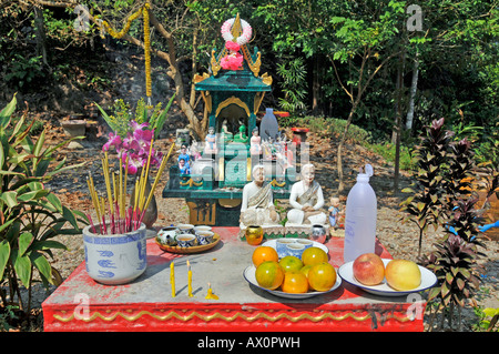 Animistische Geisterhaus (San Phra Phum), Kho Chang, Thailand, Südostasien, Asien Stockfoto