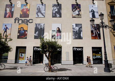 Fnac-Kaufhaus an der Avenida De La Constitución Street in Sevilla, Andalusien, Spanien, Europa Stockfoto