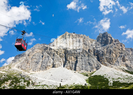 Seilbahn zum Lagazuoi, Passo di Falzarego, Ampezzaner Alpen, Dolomiten, Dolomiten, Südtirol, Italien, Europa Stockfoto