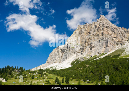 Seilbahn zum Lagazuoi, Passo di Falzarego, Ampezzaner Alpen, Dolomiten, Dolomiten, Südtirol, Italien, Europa Stockfoto