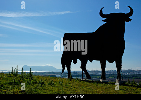 Osborne-Stier, dominieren die Landschaft, Spanien. Stockfoto
