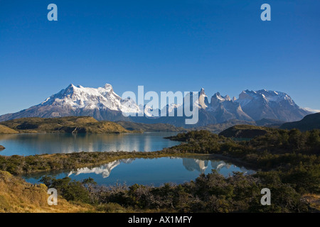 Landschaft im Torres del Paine Berge, Nationalpark Torres del Paine, Patagonien, Chile, Südamerika Stockfoto