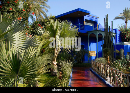 Architektonische Besonderheit leuchtend blauen Haus im Garten Jardin Majorelle Marrakech-Marokko Stockfoto