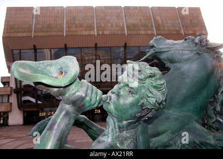 Teil des Mendelbrunnen (Mendel-Brunnen) vor das Gewandhaus in Leipzig, Sachsen, Deutschland, Europa Stockfoto