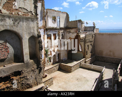 Sichtbare Folgen Schäden des letzten Erdbebens im Casbah (Unesco Weltkulturerbe), zentrieren Sie alte historische Stadt, Algier, Algerien Stockfoto