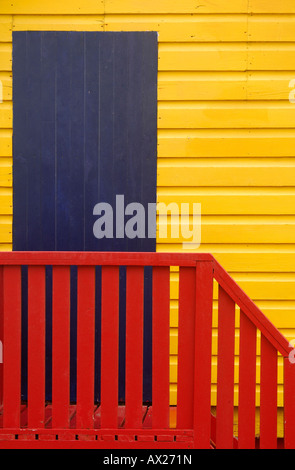 Bunt, Umkleidekabinen am Strand von Muizenberg, Western Cape Province South Africa Stockfoto