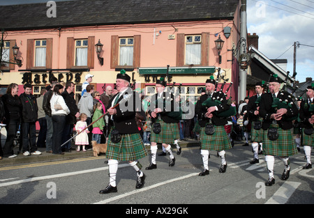 Corduff Pipe Band im St Patrick s Day Parade Carrickmacross County Monaghan Stockfoto