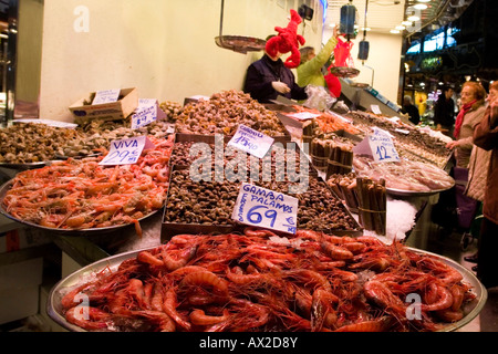 Fisch stand Essen Merkat de Boqueria Barcelona Spanien Stockfoto