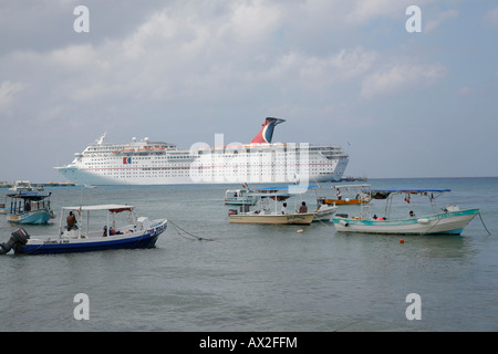 Cozumel Mexiko San Miguel Stadthafen Kreuzfahrtschiff Stockfoto