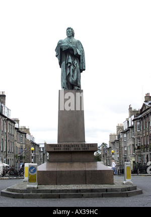 Statue von Thomas Chalmers im schottischen Edinburgh George Street Stockfoto