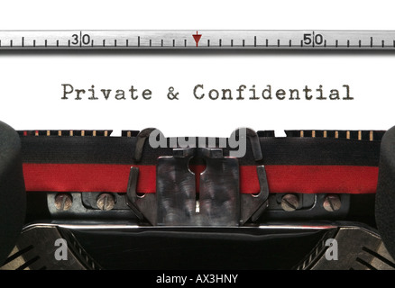 Privat und vertraulich auf einer alten Schreibmaschine in echten Typoskript Stockfoto