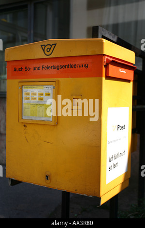 Briefkasten in Wien, Österreich Stockfoto