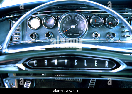 Dashboard 1970er Jahre Chrysler U.S. Auto Stockfoto