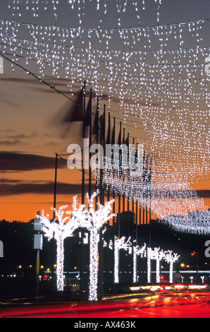 Menton Stadt leuchtet Weihnachtsnacht Alpes-MAritimes 06 Cote d ' Azur französische Riviera Paca Frankreich Europa Stockfoto