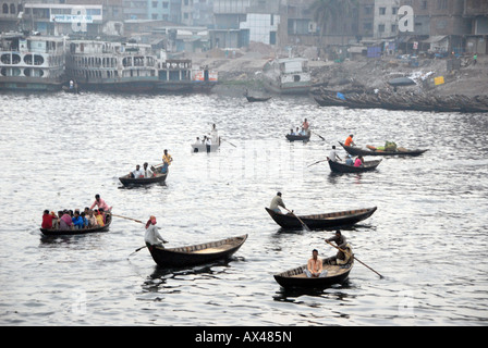 Passagier-Jollen in Dhaka, Bangladesch Stockfoto