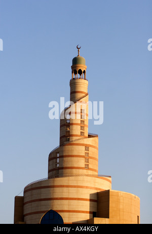 Das Minarett der Al Fardan islamisches Zentrum in Doha, Katar, Persischer Golf Stockfoto