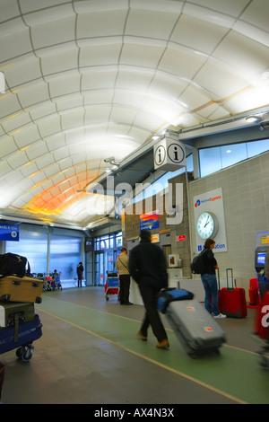 Der zentrale Busbahnhof In Flughafen Heathrow in London Stockfoto
