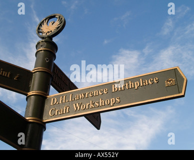 Ein Wegweiser für das DH Lawrence Birthplace Museum in Eastwood, Nottinghamshire East Midlands UK Stockfoto