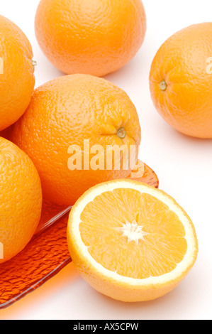 Schüssel und Orangen Stockfoto