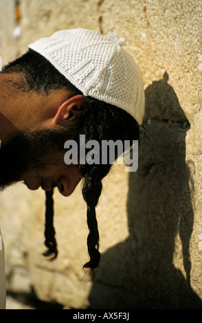 Orthodoxe Juden beten, Klagemauer, Jerusalem, Israel Stockfoto