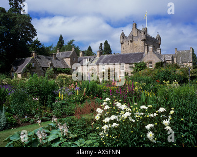 Cawdor Castle und seine Gärten, nordöstlich von Inverness, Schottland, UK, Europa Stockfoto