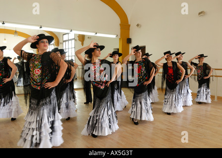 Flamenco-Gruppe üben n Conservatorio de Danza, Sevilla, Andalusien, Spanien, Europa Stockfoto