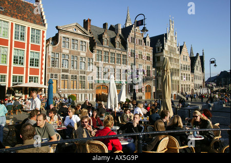 Cafe entlang der Leie oder Lys Flusses, Gent, Flandern, Belgien Stockfoto