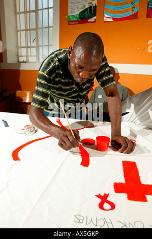 Menschen zeichnen die rote Schleife, HIV/AIDS-Aufklärung in Kapstadt, Südafrika, Afrika Stockfoto