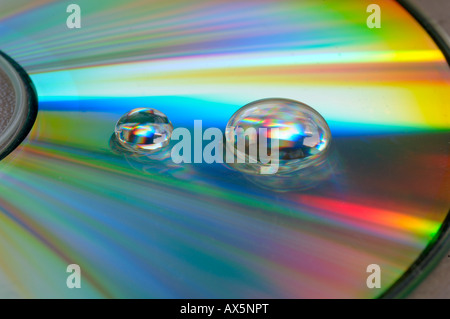 Pearly Wassertropfen auf eine beschichtete Oberfläche, Nanotechnologie Stockfoto