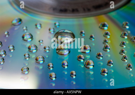 Pearly Wassertropfen auf eine beschichtete Oberfläche, Nanotechnologie Stockfoto