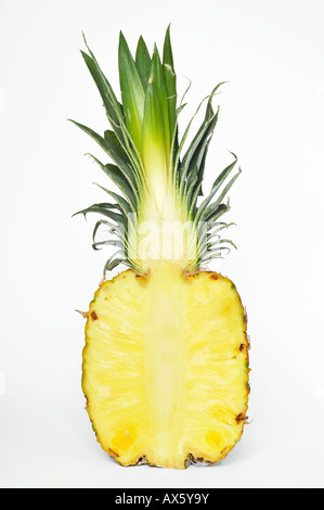 Ananas (Ananas Comosus), aufgeschnittenen Stockfoto