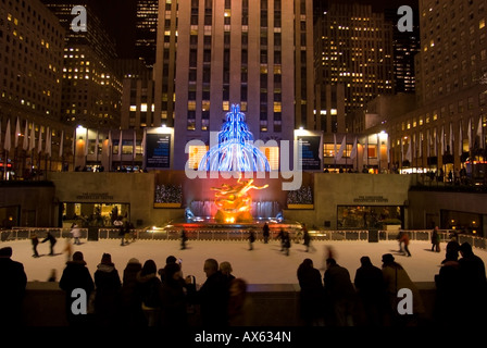 Electric Fountain der Künstler Tim Noble und Sue Webster in Rockefeller Plaza in New York City Stockfoto