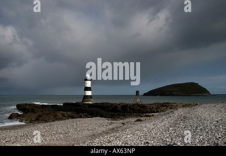 Penmon Point Lighthouse & Puffin Insel Anglesey Nordwales Stockfoto