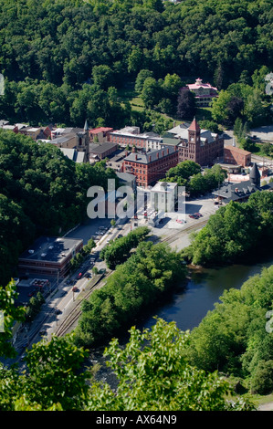 Ansicht von Jim Thorpe Pennsylvania am Lehigh River von Flagstaff Stockfoto