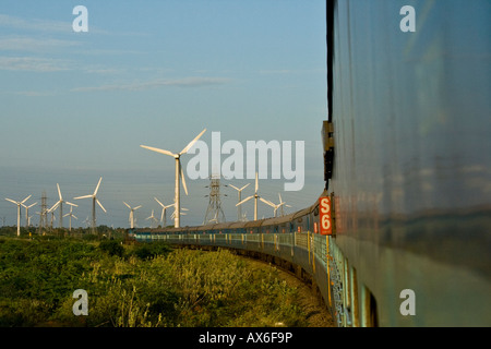 Generation der Windkraftanlagen in der Nähe von Kanyakumari in Tamil Nadu, Indien Stockfoto