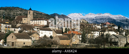 Hecho, Dorf in der Region Aragon, Spanien. Gebirgskette der Pyrenäen. Stockfoto