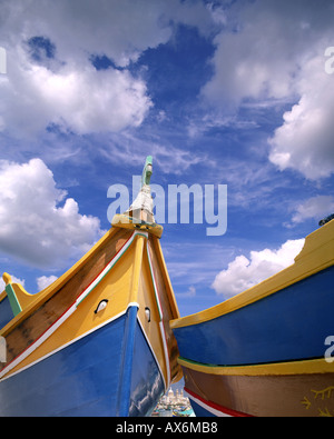 MT - MALTA: Traditionelle Fischerboote im Hafen von Marsaxlokk Stockfoto