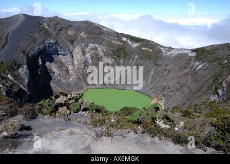 Kratersee im Vulkan Irazu, Costa Rica Stockfoto
