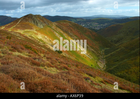 England, Shropshire, die lange Mynd.  Blick von der Long Mynd Blick in Richtung Kirche Stretton. Stockfoto