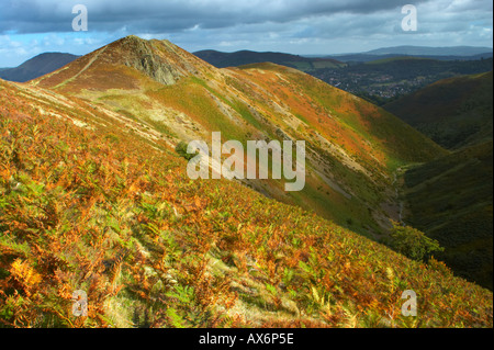 England, Shropshire, die lange Mynd.  Blick von der Long Mynd Blick in Richtung Kirche Stretton. Stockfoto