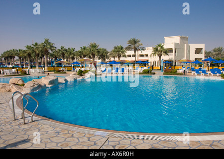 Schwimmbad im Touristenort, Sealine Beach Resort, Mesaieed, Katar Stockfoto