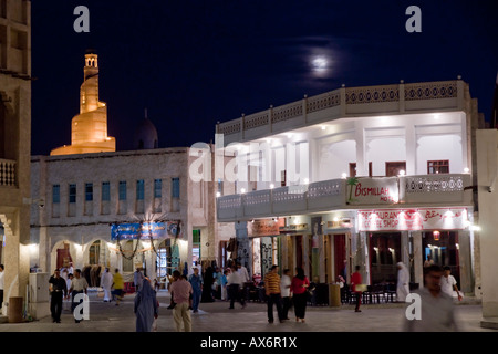 Touristen am Markt Souq Waqif Doha Katar Stockfoto