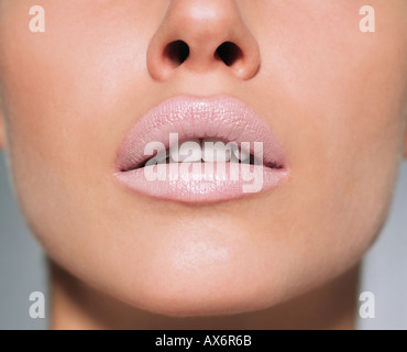 Frau mit hellen Lippenstift Stockfoto