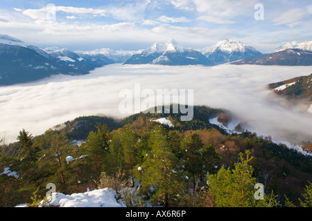 Panorama der schneebedeckten Bergkette, Mt Watzmann, Hochkalter, Berchtesgadener Alpen, Berchtesgadener Land, Bayern, Deutschland Stockfoto