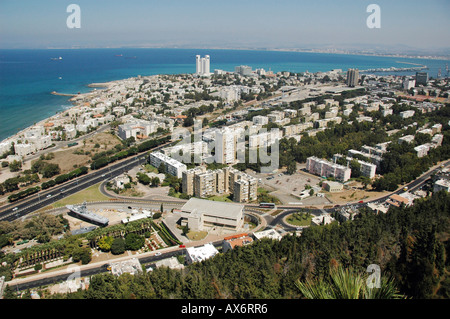 Überblick über die Bucht von Haifa Israel vom Berg Karmel aus gesehen Stockfoto