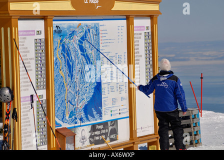 Eine Anleitung, die erklärt, Wanderwege, Skigebiet Le Massif, Region von Charlevoix, Kanada Stockfoto