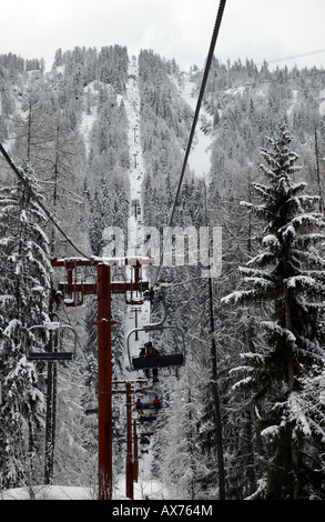 Reiten auf dem Plan Joran-Sessellift im Ski Resort von Argentiere, Haute Savoie, Frankreich. Stockfoto